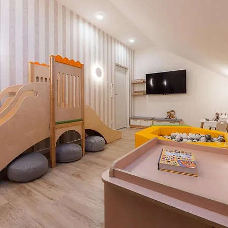 Mielnovo - Prestigious House With Sauna And Hot Tub מיילנו