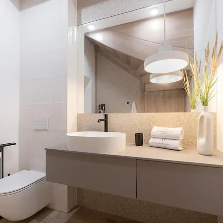 Mielnovo - Prestigious House With Sauna And Hot Tub בית נופש