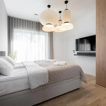 בית נופש Mielnovo - Prestigious House With Sauna And Hot Tub מיילנו