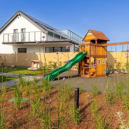 Mielnovo - Prestigious House With Sauna And Hot Tub בית נופש