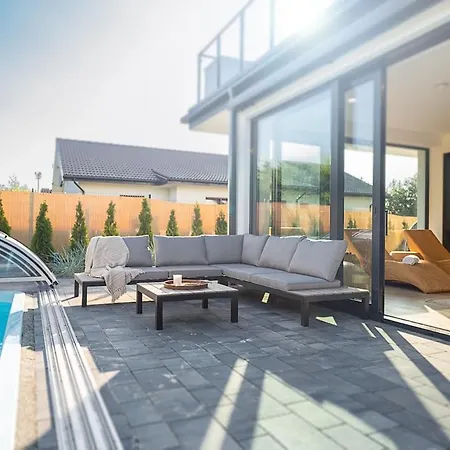 Mielnovo - Prestigious House With Sauna And Hot Tub בית נופש *